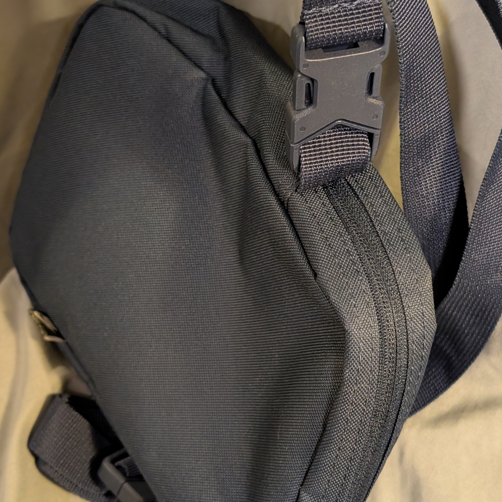 Nike Logo Dark Blue Messenger Crossbody Bag Purse - Picture 12 of 16